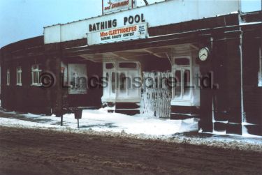 Bathing Pool Front